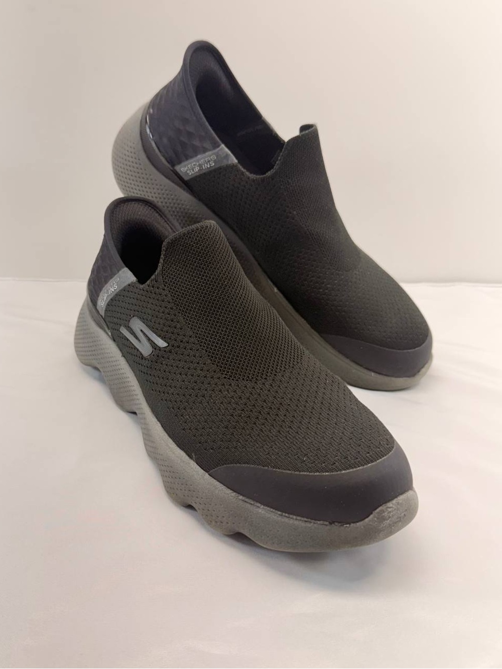 Skechers Slip-Ins Go Walk Anywhere Men Size 10.5 Black Massage Fit Sneakers